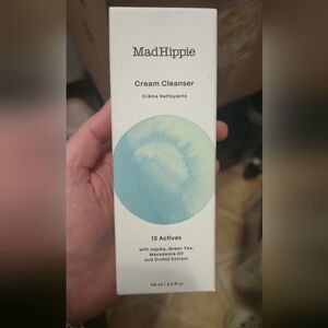 MAD HIPPIE Cream Cleanser